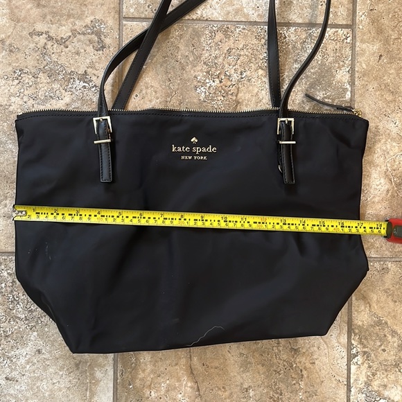🖤 Kate Spade 🖤 Nylon Purse w/Gold details - Picture 5 of 8